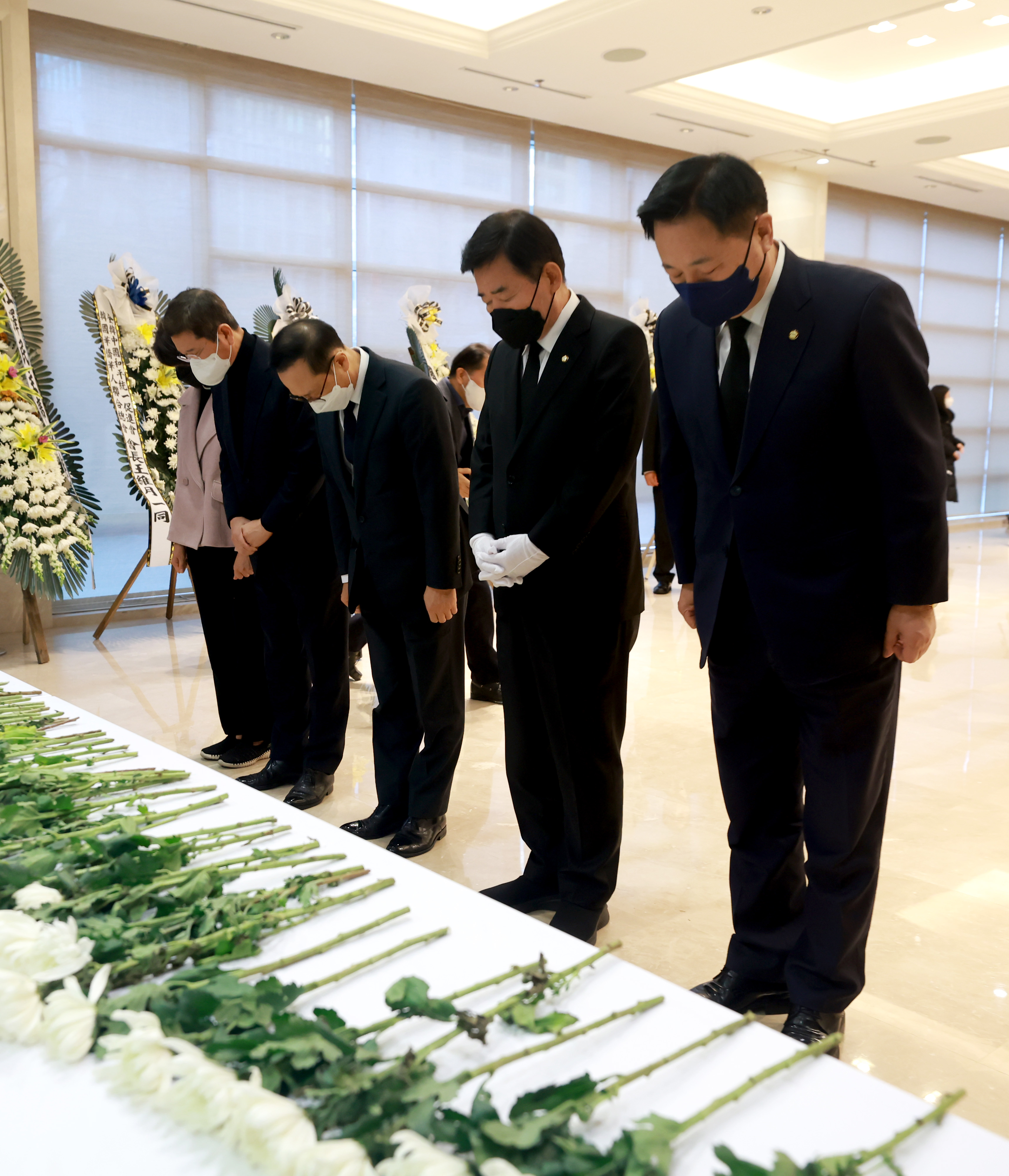 김진표 의장, 주한 중국대사관 찾아 故 장쩌민 전 주석 조문 관련사진 4 보기